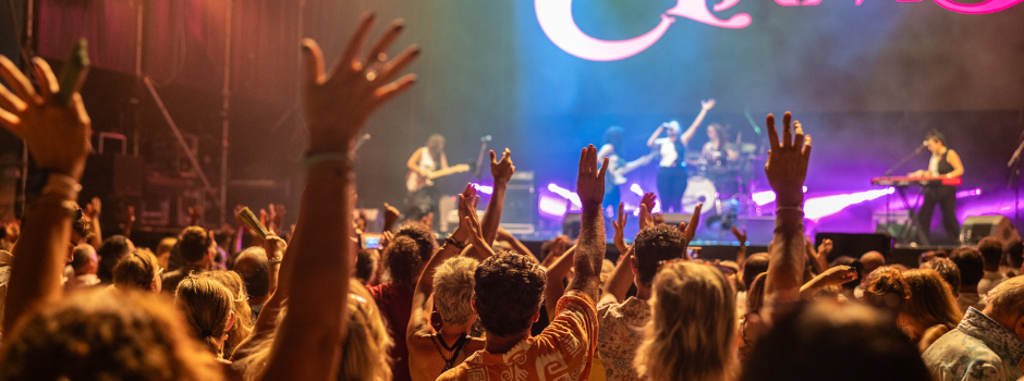 “Audience enjoying The Clams live performance at Divas of Soul, Es Jardí Mallorca, August 2025.”