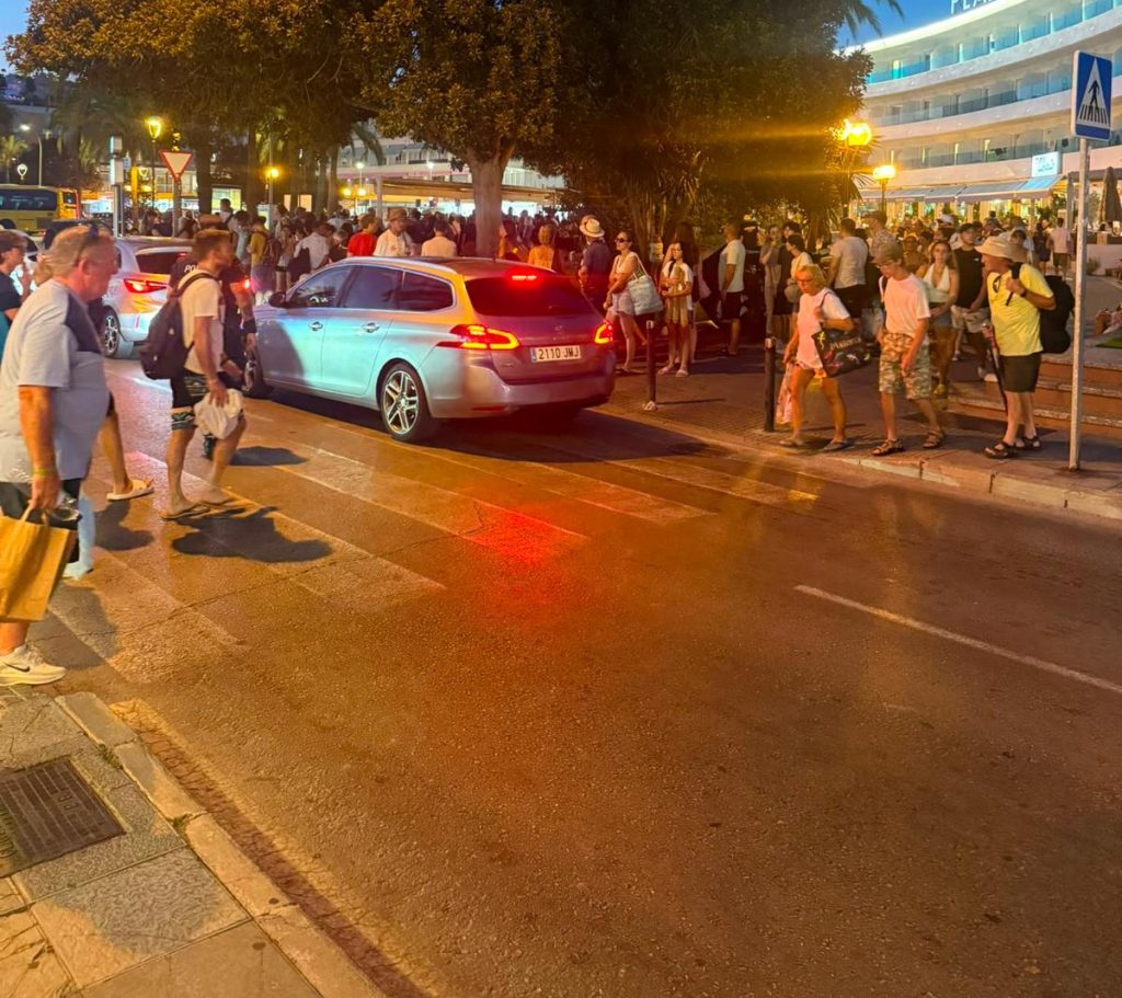 Queues for buses and taxis in Santa Ponça after the eclipse had finished.